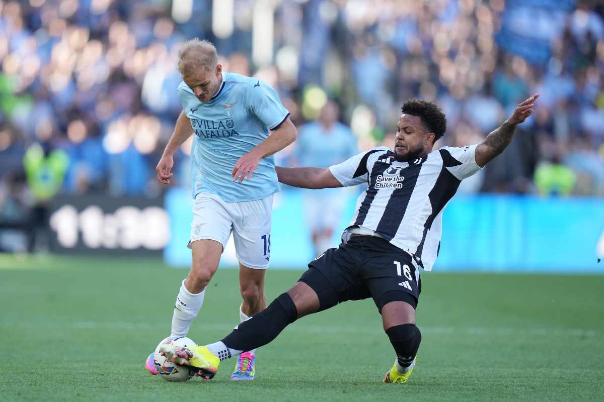Contrasto di gioco in Lazio Juve