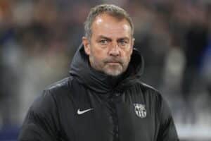 Hansi Flick con il giubbotto del Barcellona