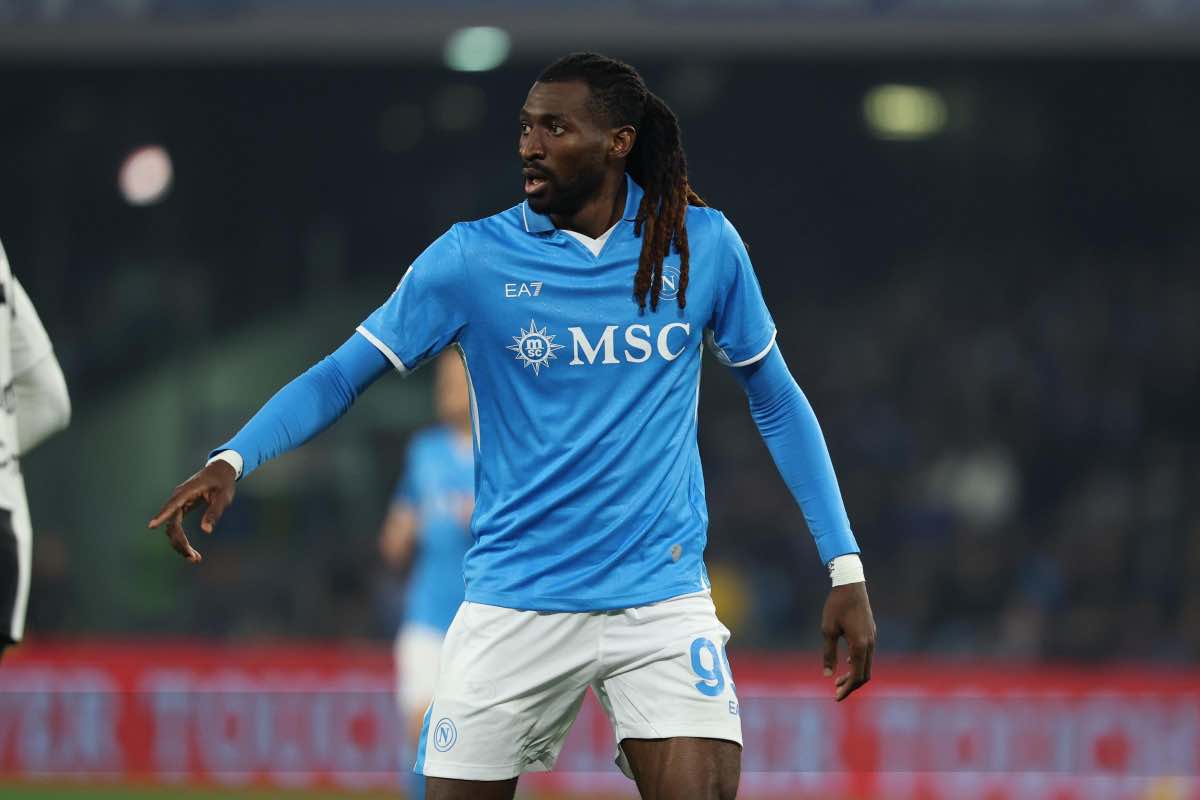 Anguissa tentato da una destinazione a sorpresa: l’ex Inter lo vuole Anguissa tentato da una destinazione a sorpresa: l’ex Inter lo vuole