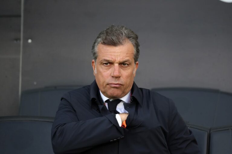 Giuntoli osserva dalla tribuna