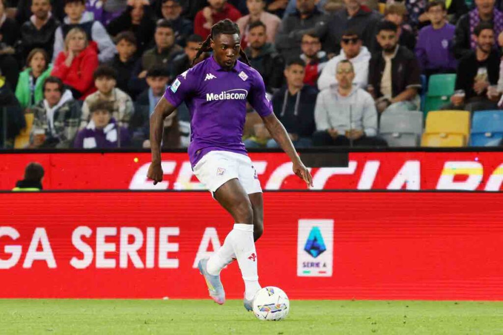 Kean in azione durante Udinese-Fiorentina