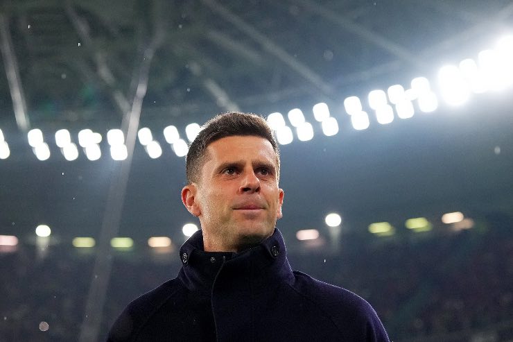Thiago Motta in campo da allenatore della Juventus