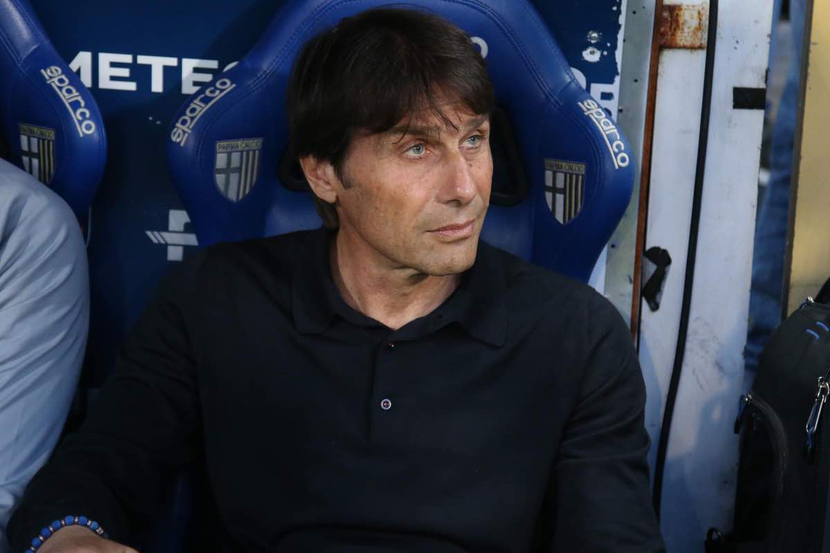 Ribaltone Napoli, cambia tutto per Conte: mercato a rischio stop Ribaltone Napoli, cambia tutto per Conte: mercato a rischio stop