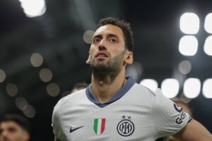 Hakan Calhanoglu in campo