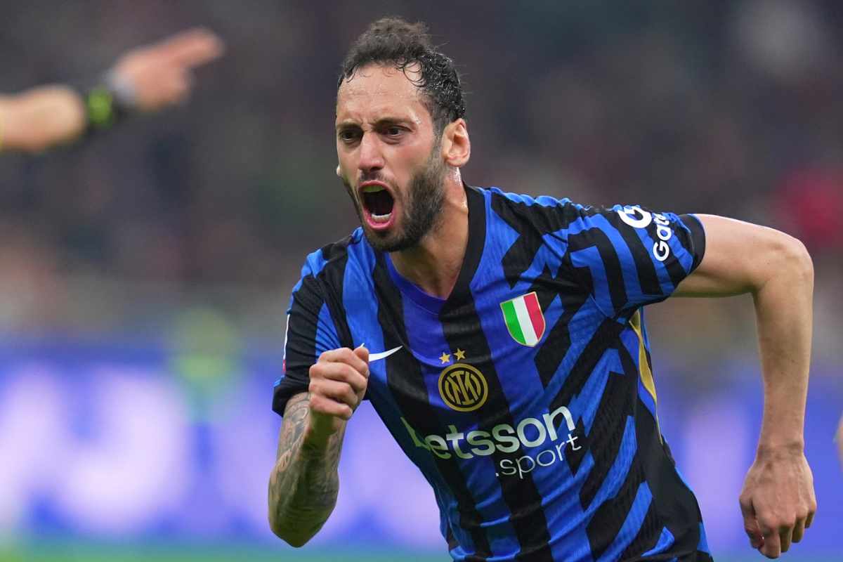 Calhanoglu esulta