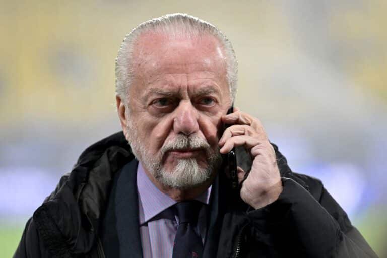 Aurelio De Laurentiis al telefono