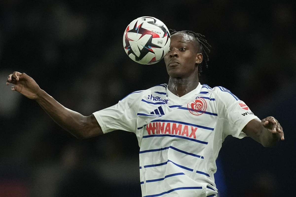 Emegha con il pallone