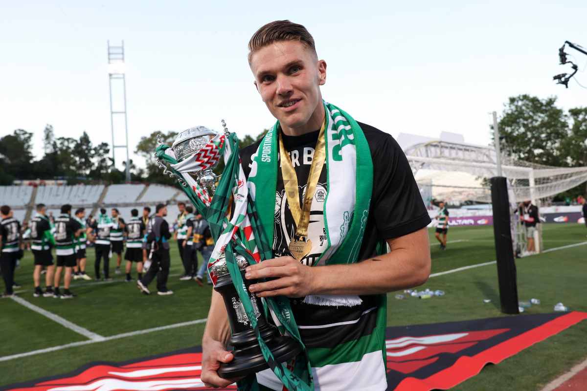 Viktor Gyokeres sorride