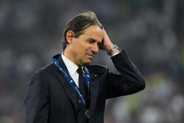 Simone Inzaghi pensieroso