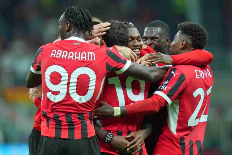 I giocatori del Milan esultano