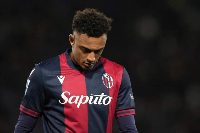 Ndoye con la testa bassa