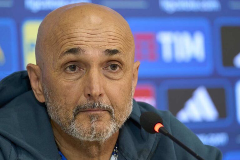 Spalletti serio in conferenza stampa