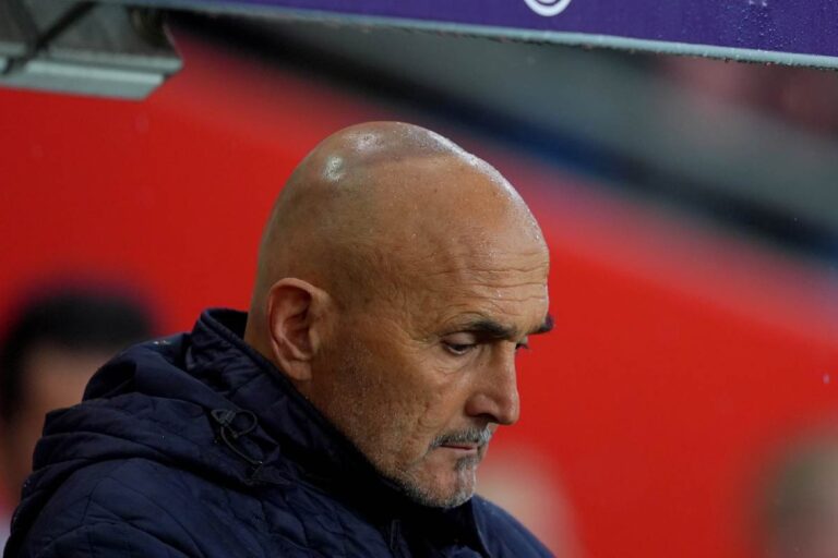 Spalletti sconsolato in panchina