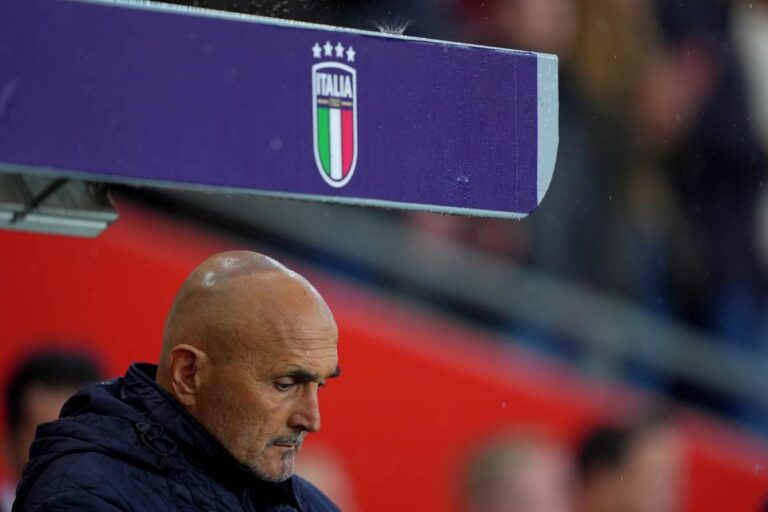 Spalletti pensieroso