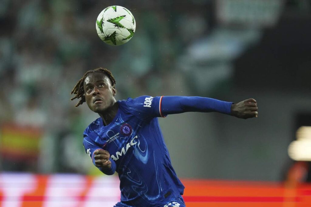 Chalobah con la maglia del Chelsea