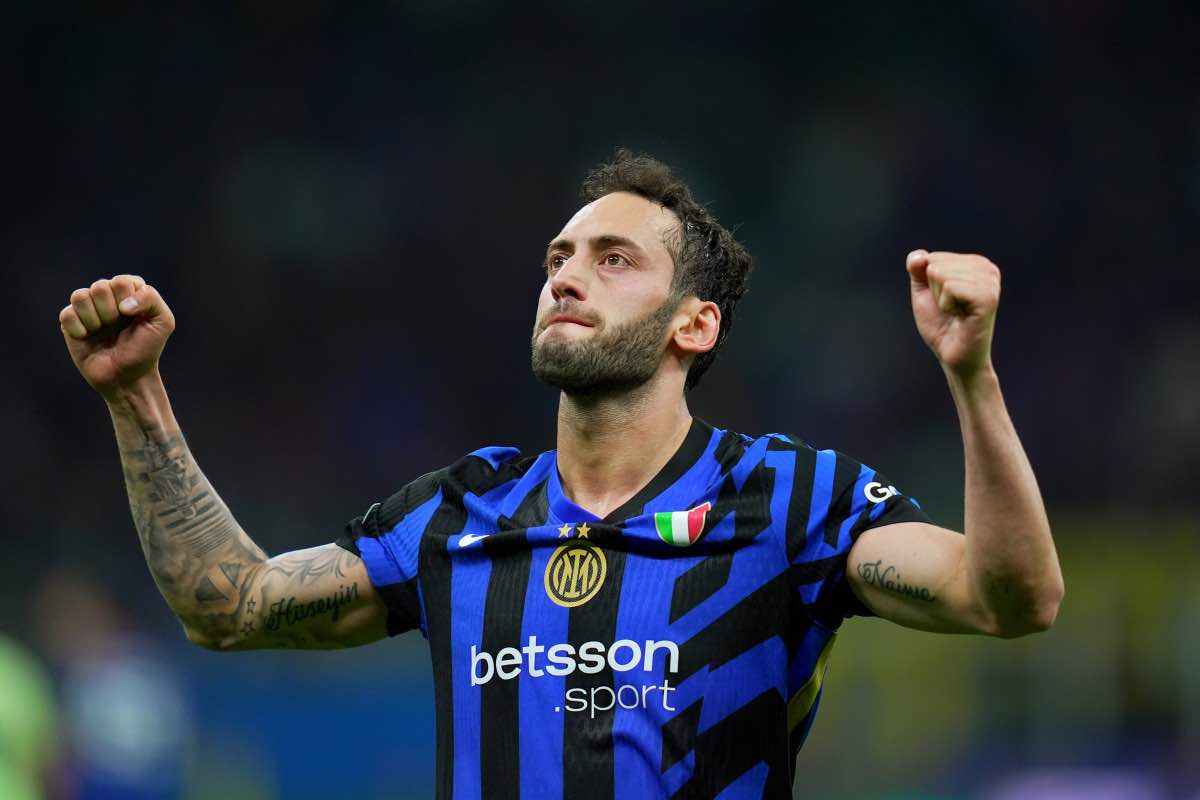Super offerta e addio di Calhanoglu: Inter, è rivoluzione Super offerta e addio di Calhanoglu: Inter, è rivoluzione