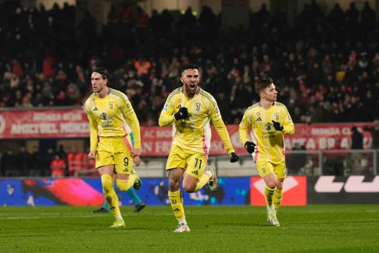 Vlahovic, Nico Gonzalez e Conceicao dopo un gol