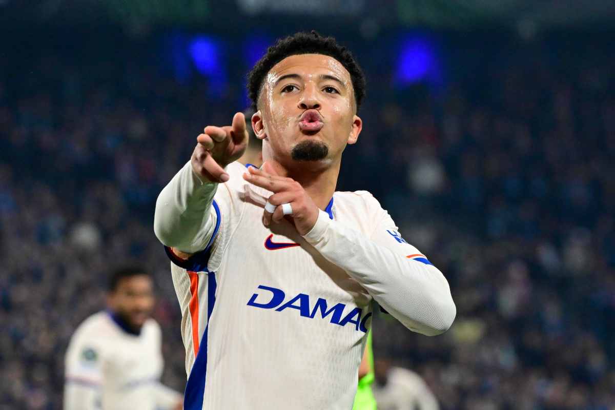 Napoli nei guai, pioggia di milioni per Sancho: rischia di sfumare Napoli nei guai, pioggia di milioni per Sancho: rischia di sfumare