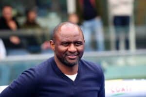 Vieira osserva dalla panchina