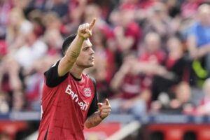 Xhaka esulta dopo un gol