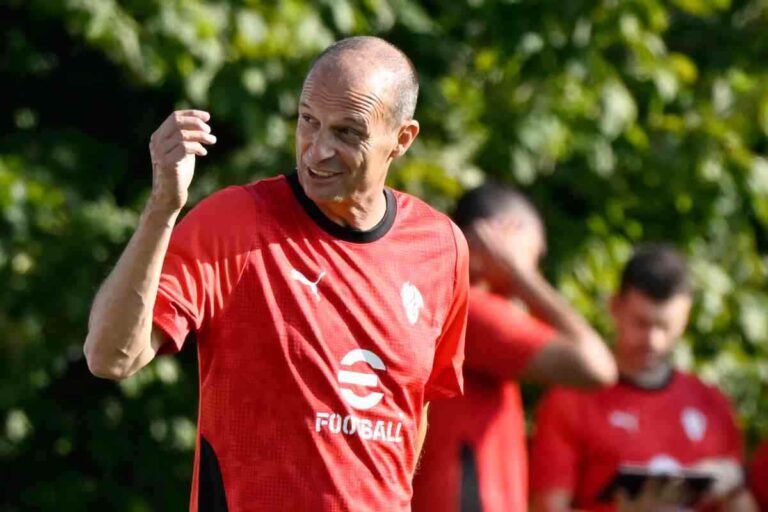 Allegri in allenamento col Milan