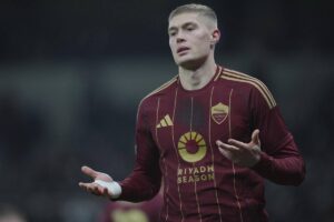 Dovbyk in azione con la maglia della Roma