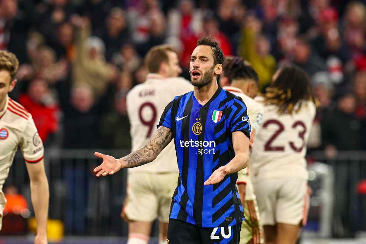 “Tutto organizzato”, il sospetto di Zenga sul caso Calhanoglu e la verità sulla lite con Varriale “Tutto organizzato”, il sospetto di Zenga sul caso Calhanoglu e la verità sulla lite con Varriale