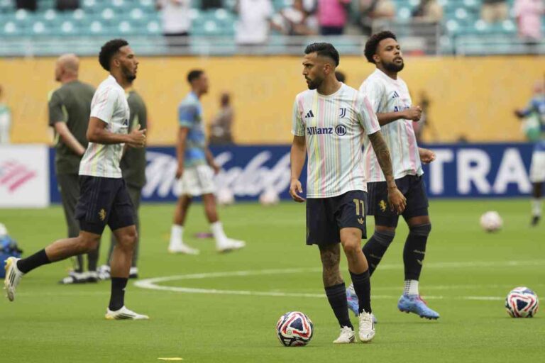 I giocatori della Juve in allenamento