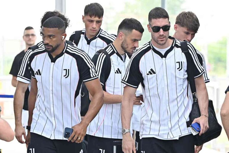 Calciatori Juve che camminano