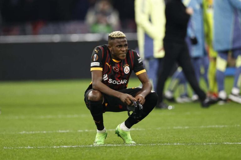Osimhen in campo con il Galatasaray