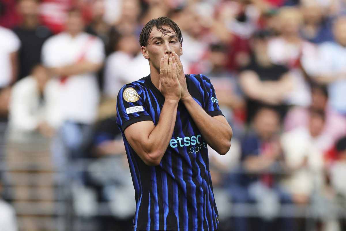 Pio Esposito con la maglia dell'Inter