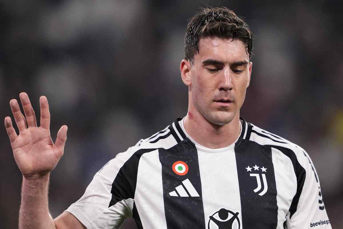 Colpo di scena Vlahovic, affare a sorpresa e nuovo club: situazione caldissima! Colpo di scena Vlahovic, affare a sorpresa e nuovo club: situazione caldissima!