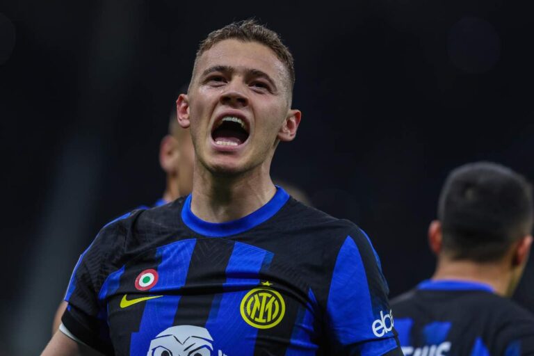 Asllani con la maglia dell'Inter