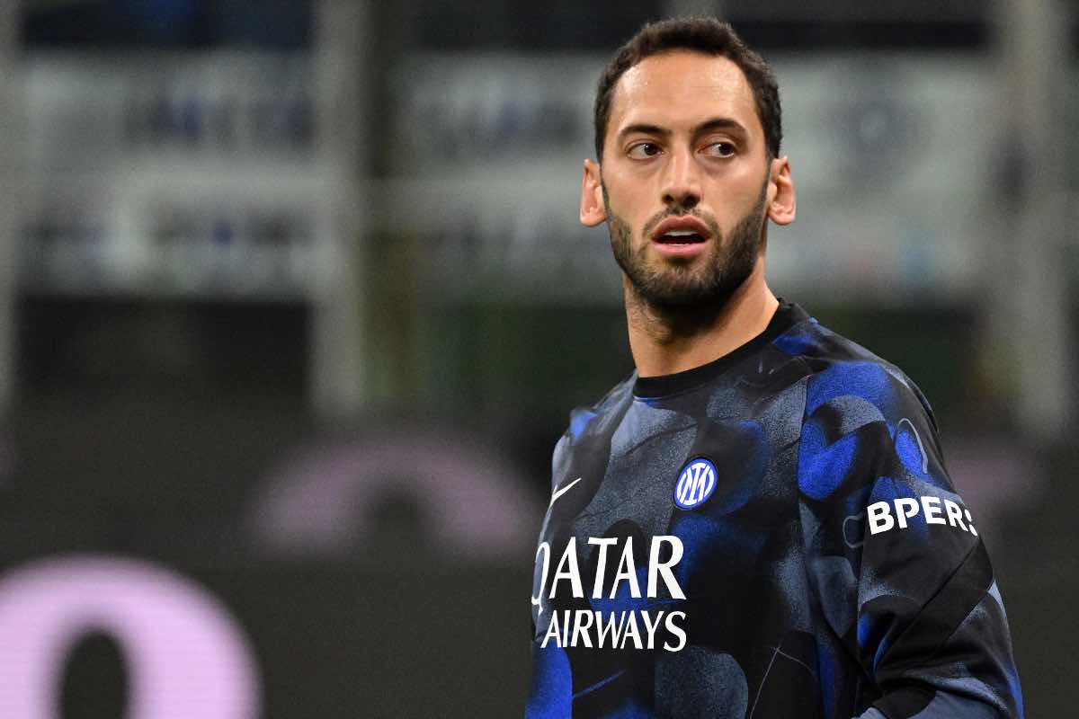 Addio Calhanoglu e nuovo centrocampista per Chivu: jolly dalla serie A Addio Calhanoglu e nuovo centrocampista per Chivu: jolly dalla serie A