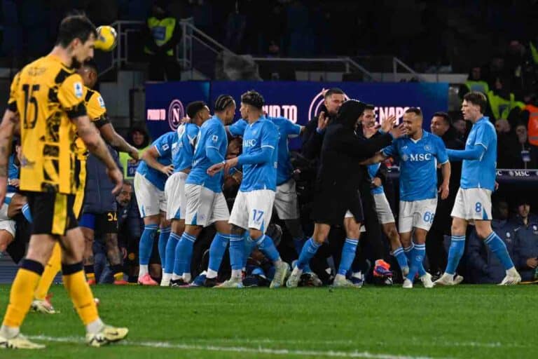 Esultanza Napoli contro l'Inter