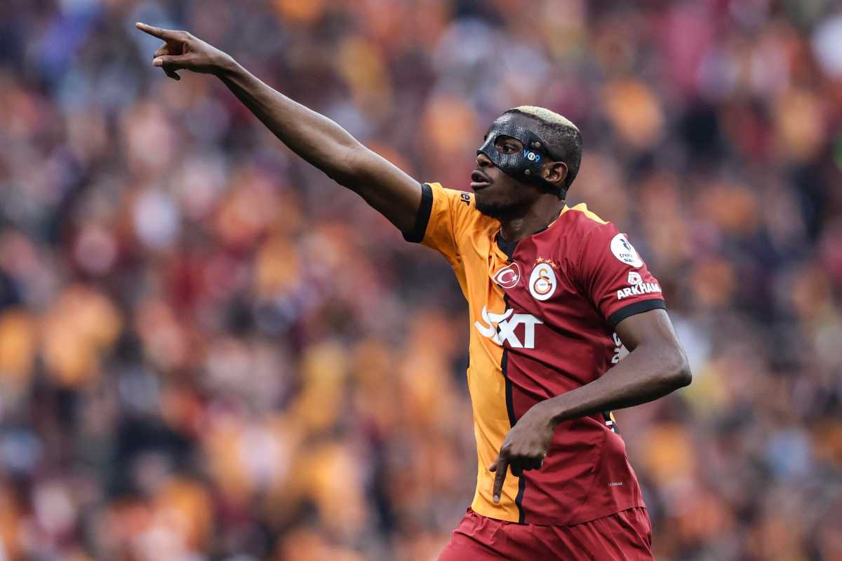 Napoli, presa di posizione netta su Victor Osimhen: il Galatasaray è avvisato Napoli, presa di posizione netta su Victor Osimhen: il Galatasaray è avvisato