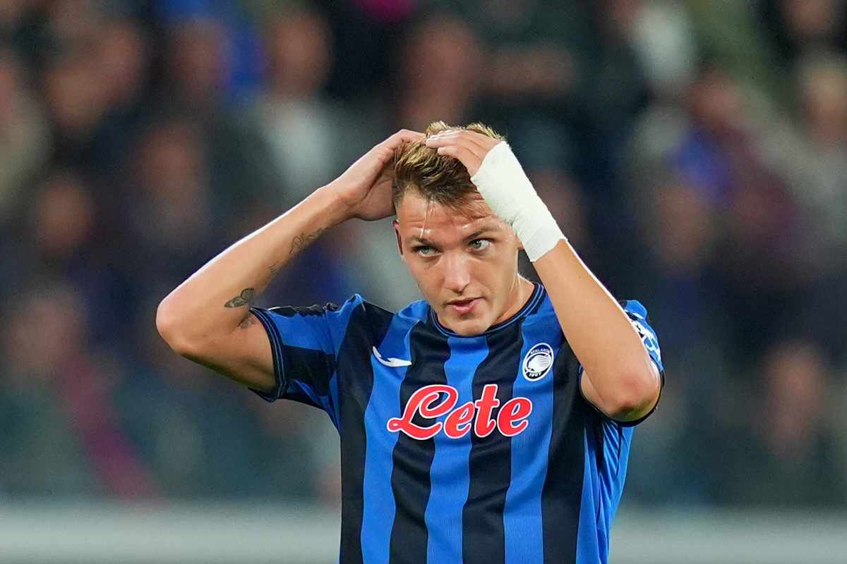 Retegui in azione con la maglia dell'Atalanta