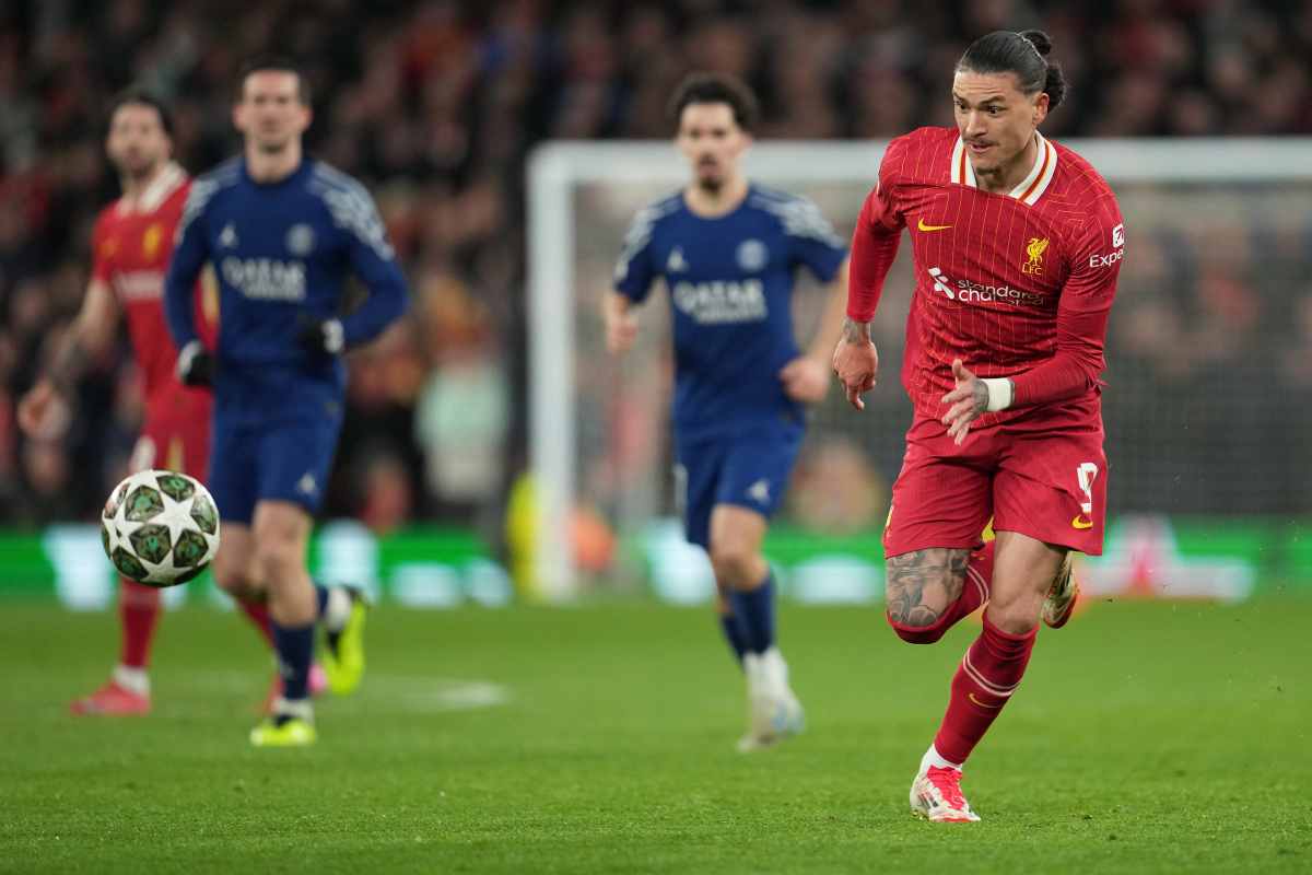 Darwin Nunez in azione col Liverpool