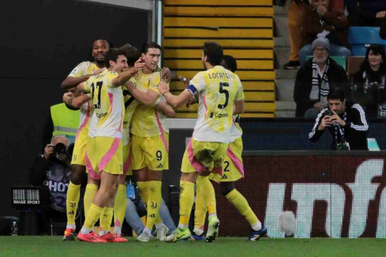 Giocatori Juve esultano