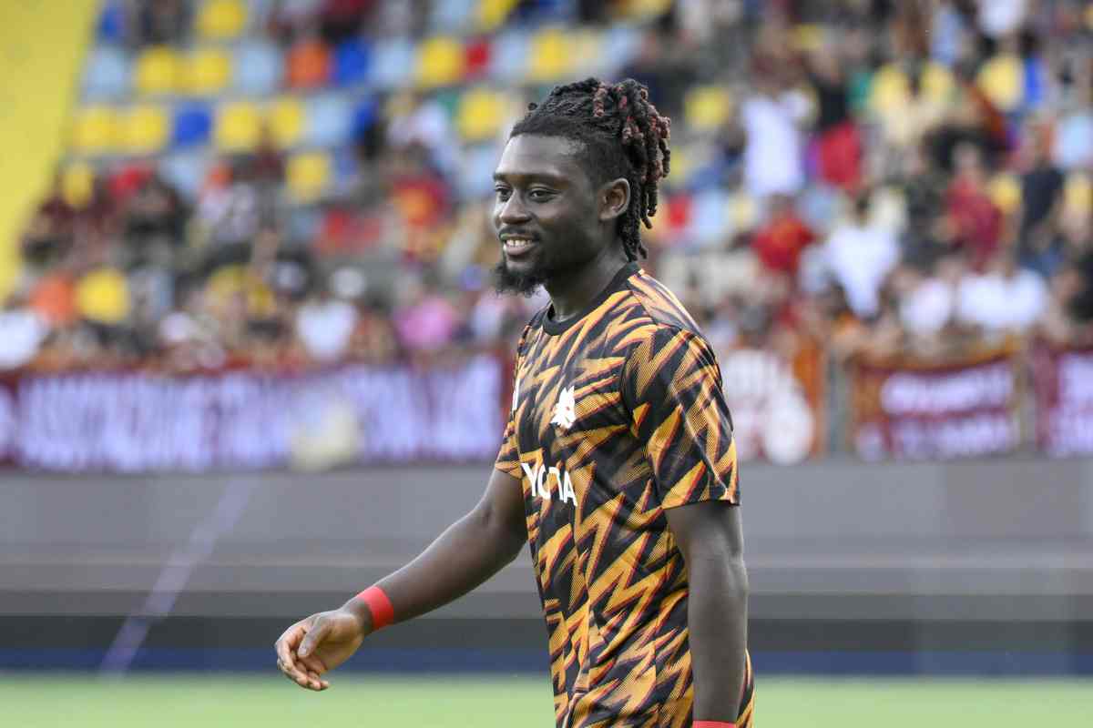 Koné sorridente in campo