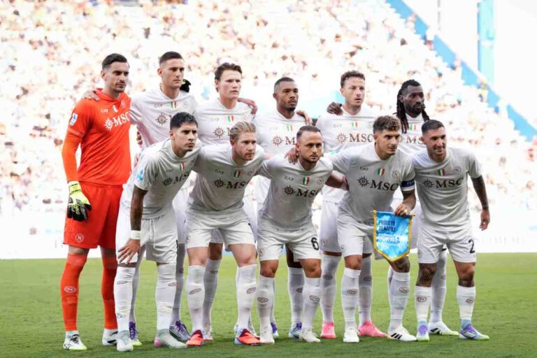 Napoli in posa per la foto pre-partita