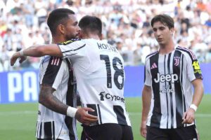Calciatori della Juventus esultano