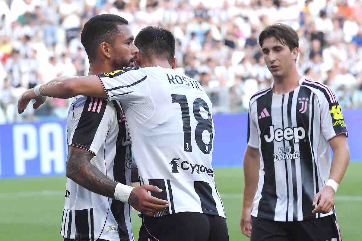 Calciatori della Juventus esultano