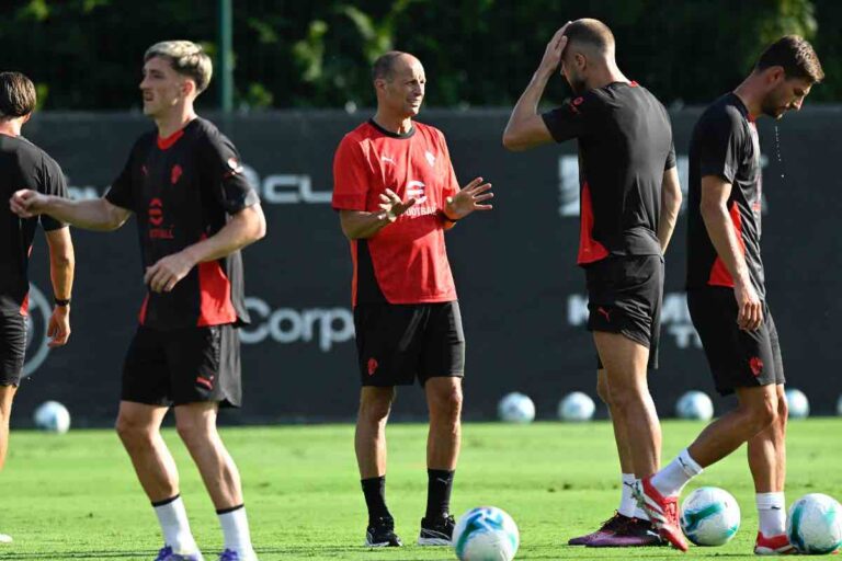 Allegri e alcuni calciatori del Milan
