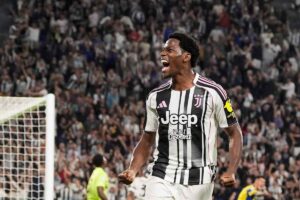 David festeggia dopo un gol