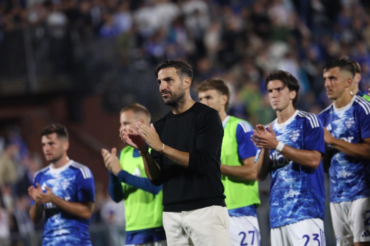 Fabregas applaude ai suoi tifosi