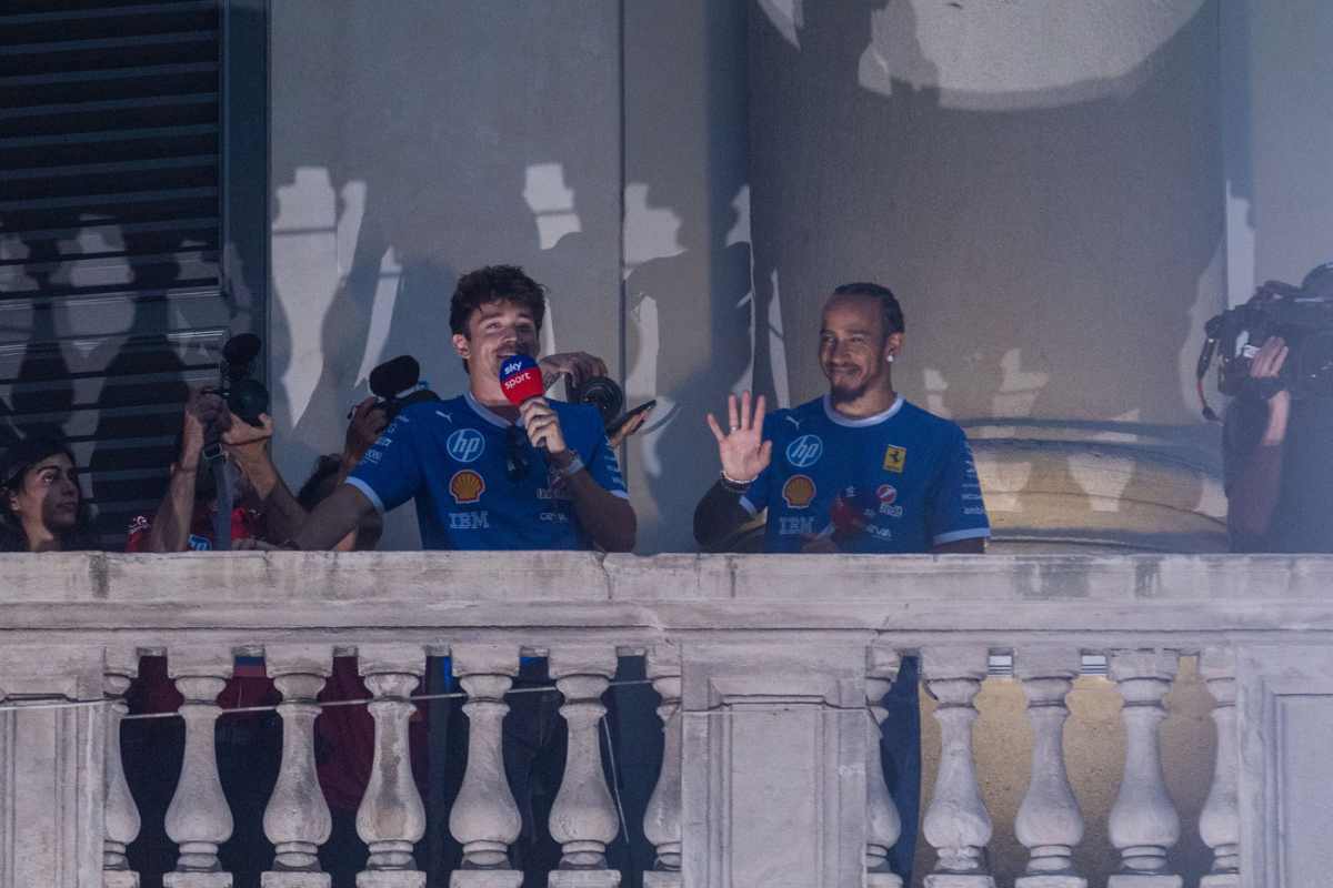 Leclerc e Hamilton in Piazza Duomo