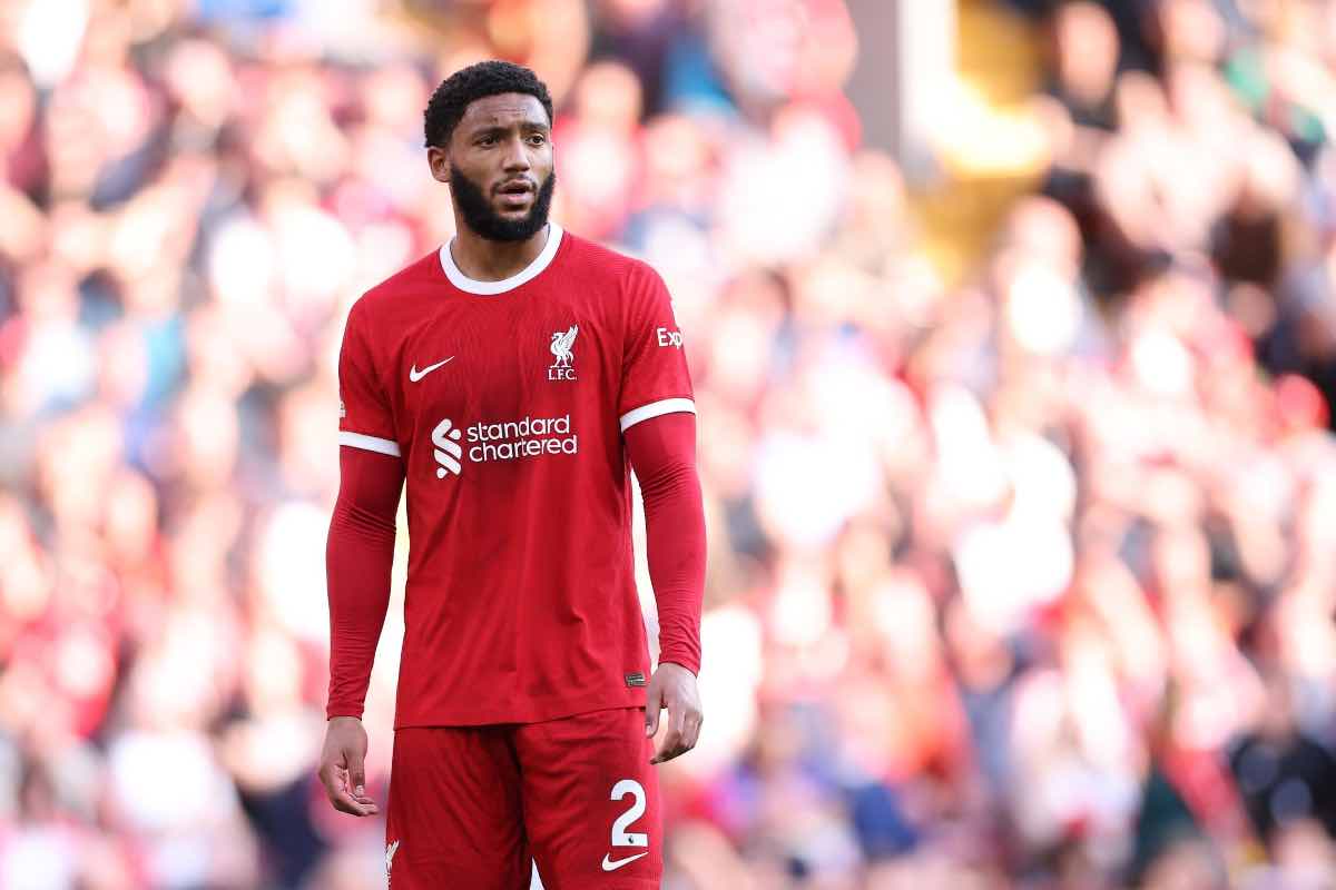 Joe Gomez con la maglia del Liverpool