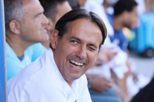 simone inzaghi fa l'occhietto