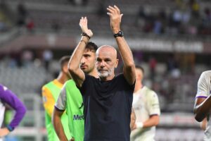 stefano pioli batta le mani